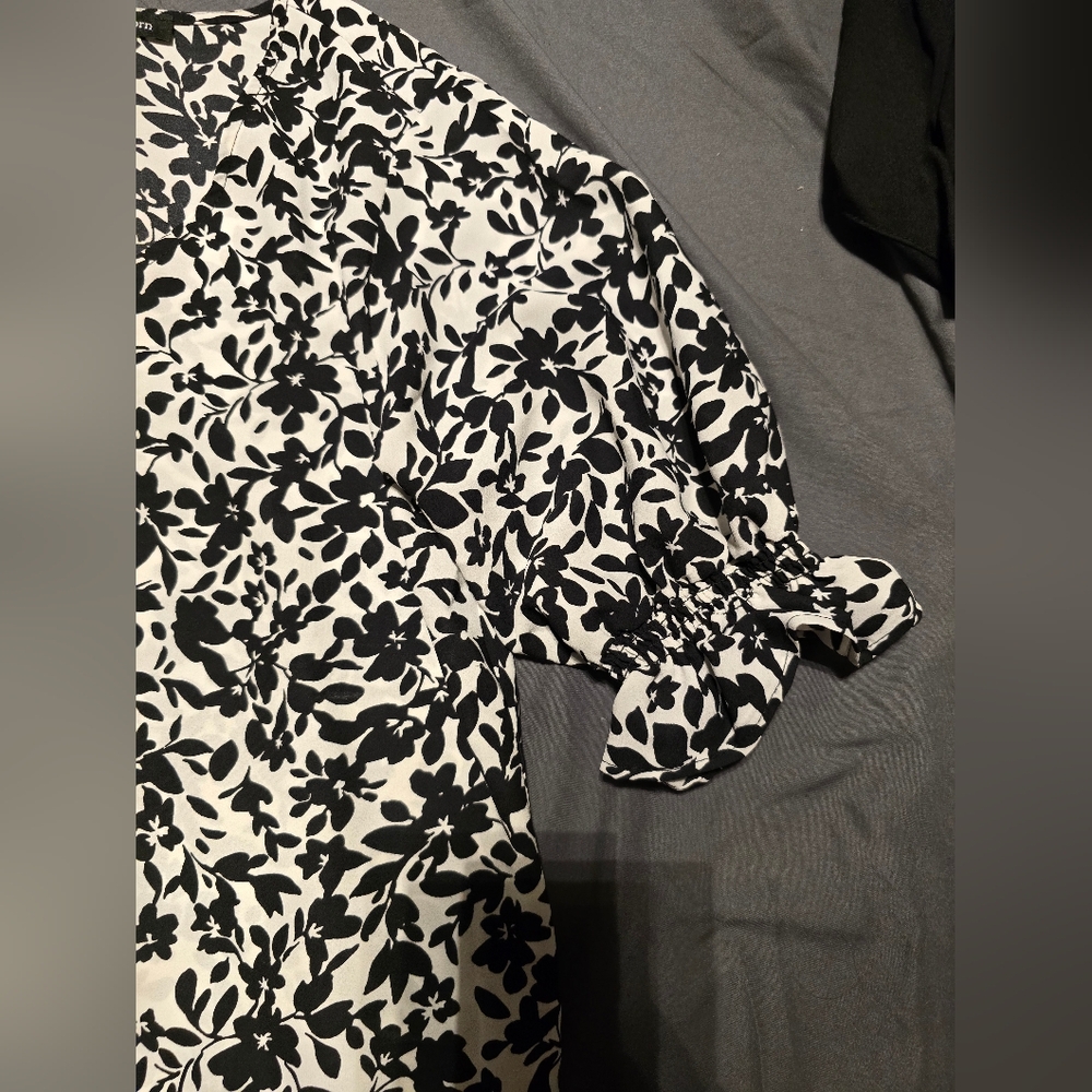 Blouse - Picture 3 of 4